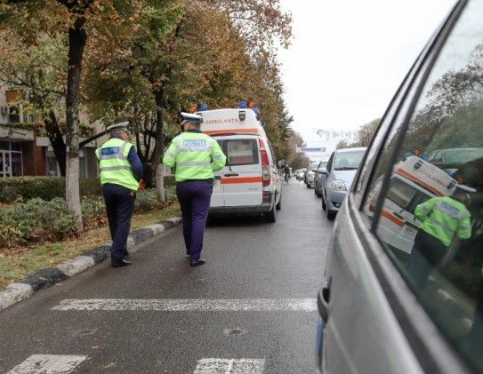Accident rutier pe șoseaua București. Femeie lovită pe trecerea de pietoni