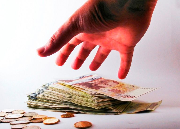 Iată ce drepturi ale militarilor și polițiștilor îngheață în 2019