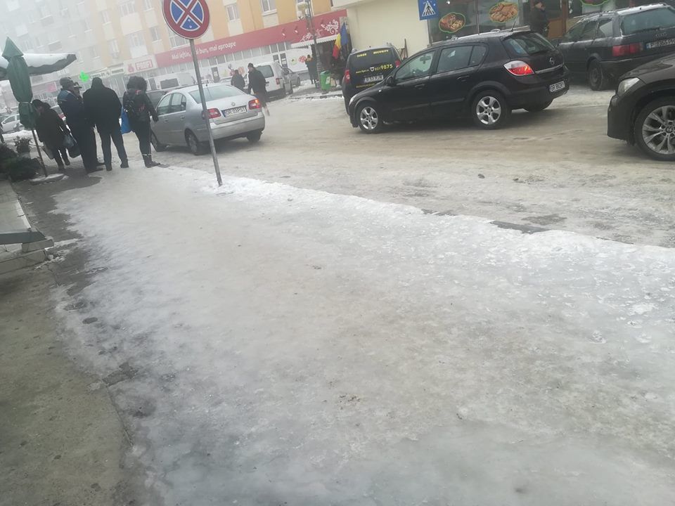 Patinoar pe străzile și trotuarele din Giurgiu