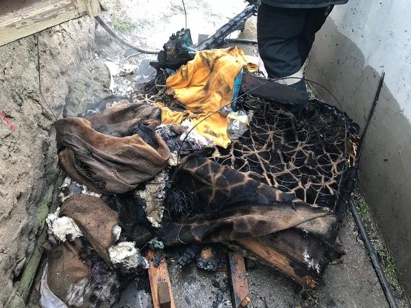 Bătrân imobilizat la pat, salvat dintr-un incendiu, la Frătești