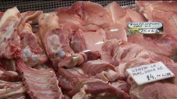 Avertisment ANSVSA: Carnea de porc din zonele afectate de pesta porcină africană nu poate fi transportată în statele membre UE