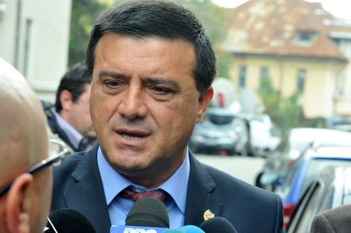 Bădălău i-a dat în judecată pe polițiștii care l-au amendat pentru că nu a ținut, conform legii, pistolul furat de hoți