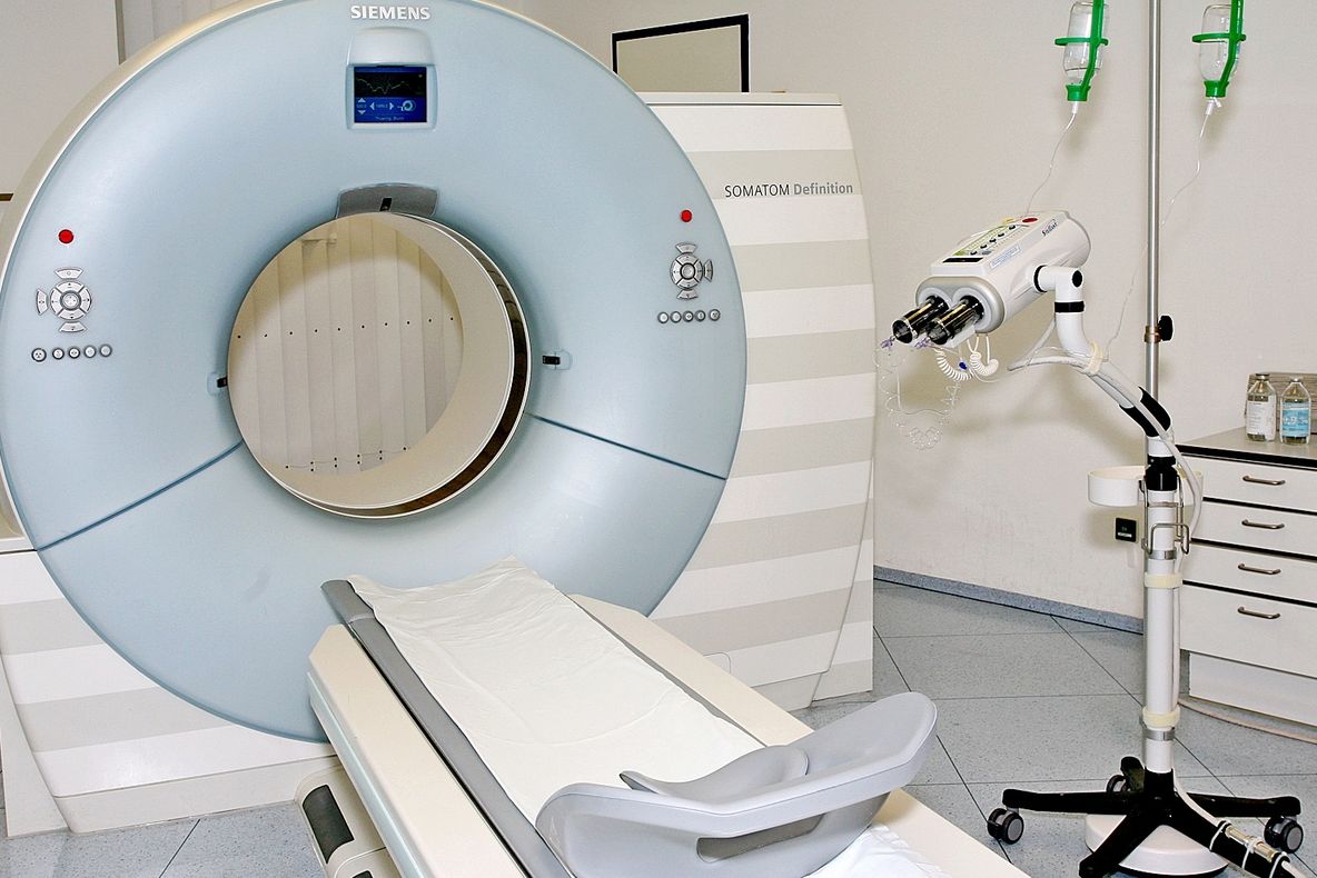 Pacienții din Giurgiu, navetiști pentru investigații RMN. Unicul aparat, defect de o lună