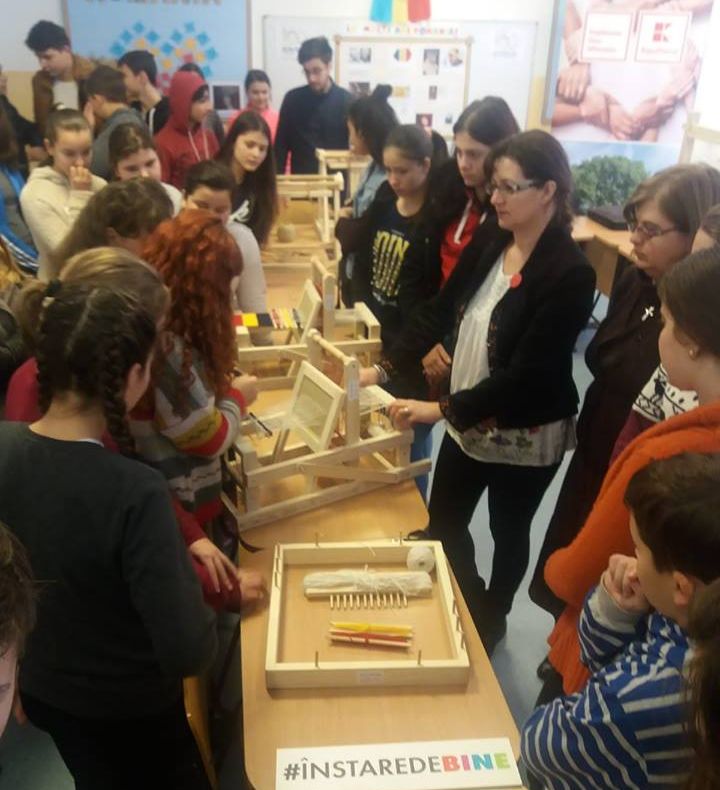 Școli giurgiuvene, dotate cu… războaie de țesut