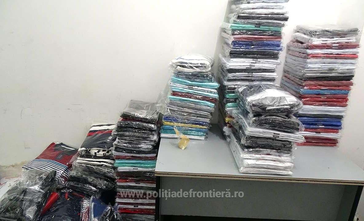 Textile și parfumuri, susceptibile a fi contrafăcute, descoperite de polițiștii de frontieră giurgiuveni