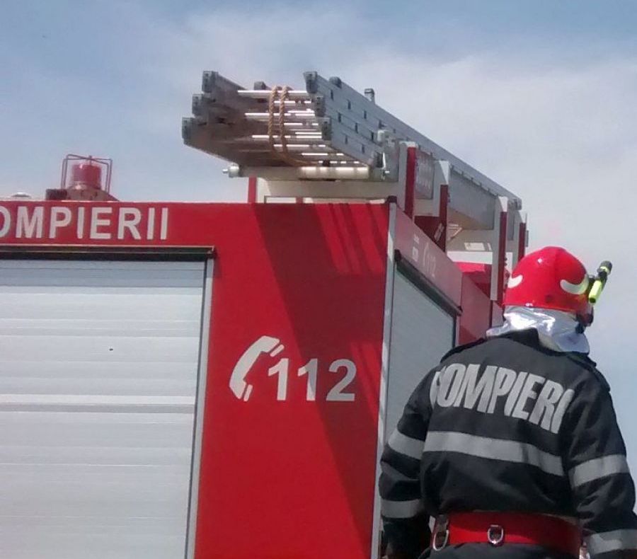 Incendiu în Giurgiu, la un apartament din zona Tineretului
