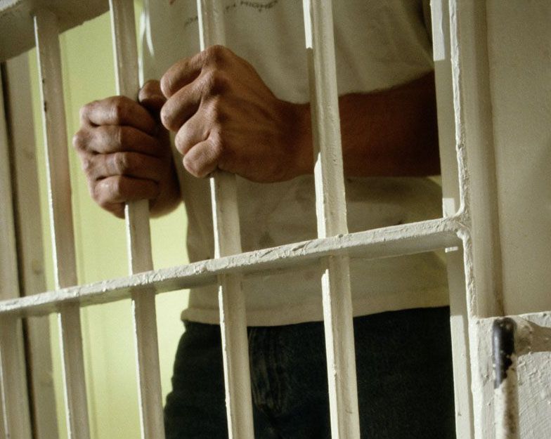 Bărbat condamnat la 2 ani de închisoare pentru incendiere