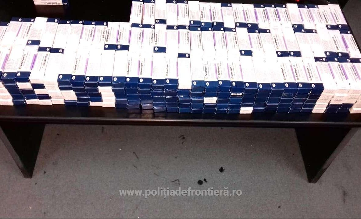 395 fiole cu substanţe dopante, descoperite de poliţiştii de frontieră de la Punctul de Trecere al Frontierei  Giurgiu