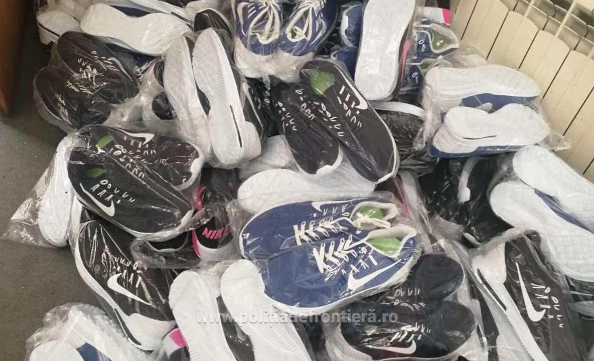 Sute de haine și încălțăminte ”de firmă”, confiscate la Giurgiu