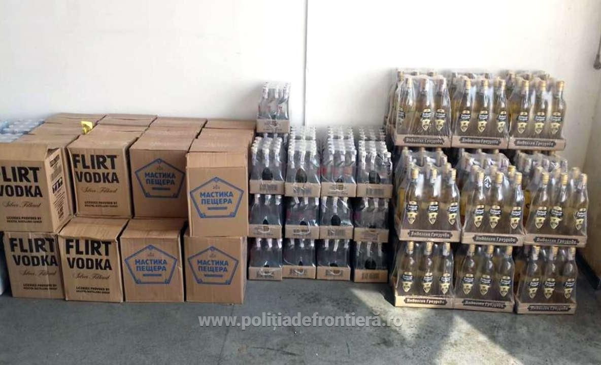Peste 2.700 de sticle cu alcool descoperite la Punctul de Trecere a Frontierei Giurgiu