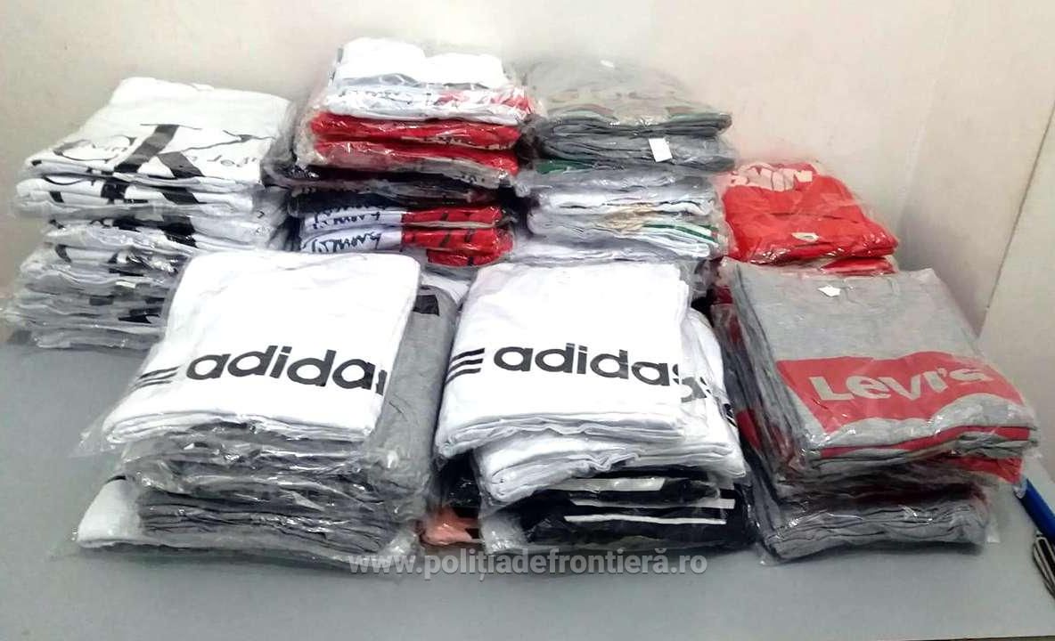 Sute de bunuri contrafăcute, confiscate de polițiștii de frontieră giurgiuveni