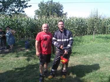 Doi pompieri giurgiuveni, salvatori și în timpul liber