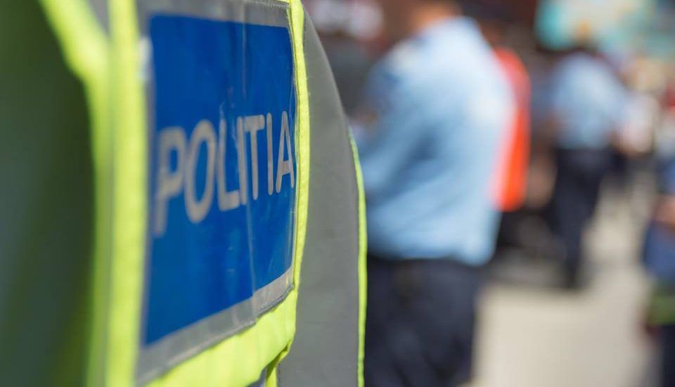 Tânăr arestat după ce a spart casa unei bătrâne din Mihăilești