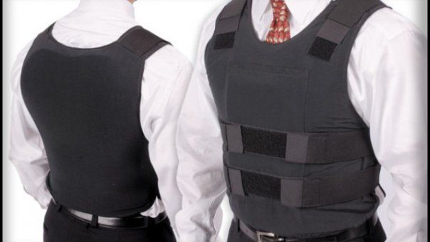 Polițiștii giurgiuveni, dotați cu veste antiînjunghiere și antiglonț