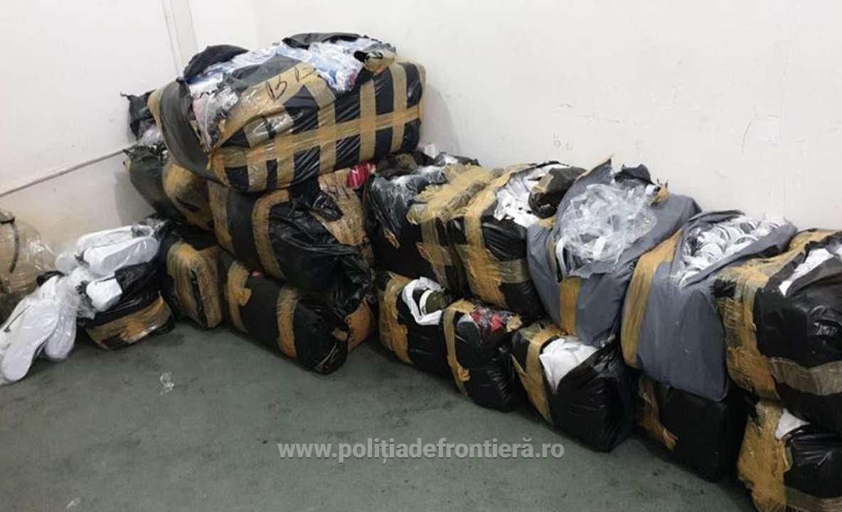 Bunuri în valoare de peste 560.000 lei, susceptibile a fi contrafăcute, confiscate la Vama Giurgiu