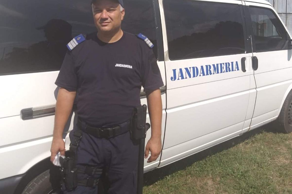 Un jandarm a găsit o pungă cu bani. Cum a fost identificat proprietarul
