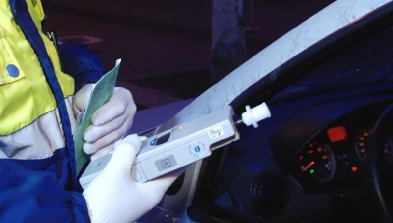 Numeroși șoferi, prinși băuți la volan, pe șoselele din județ