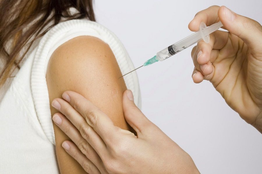 A început vaccinarea antigripală, la Giurgiu. Medicii şi asistenţii din spital, primii care s-au imunizat