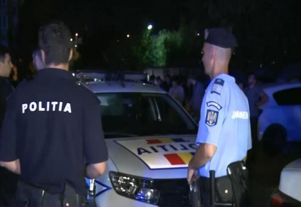 O fată de 8 ani a sunat, în joacă, la 112 să spună că este sechestrată. Unde și în cât timp au găsit-o polițiștii