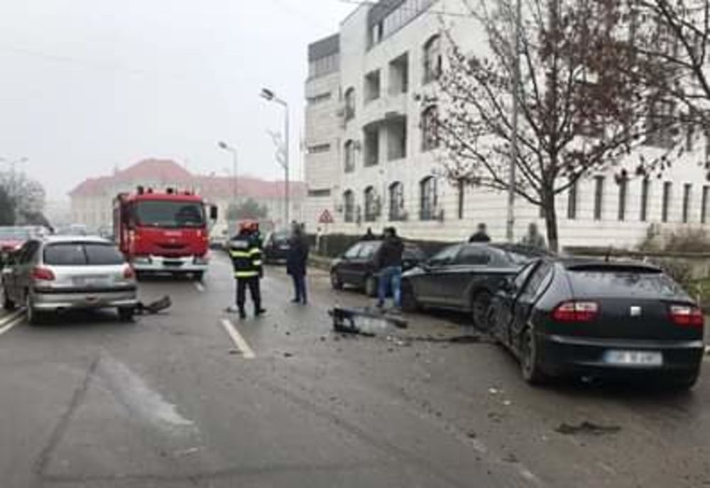 Coliziune între trei autoturisme în centrul orașului Giurgiu