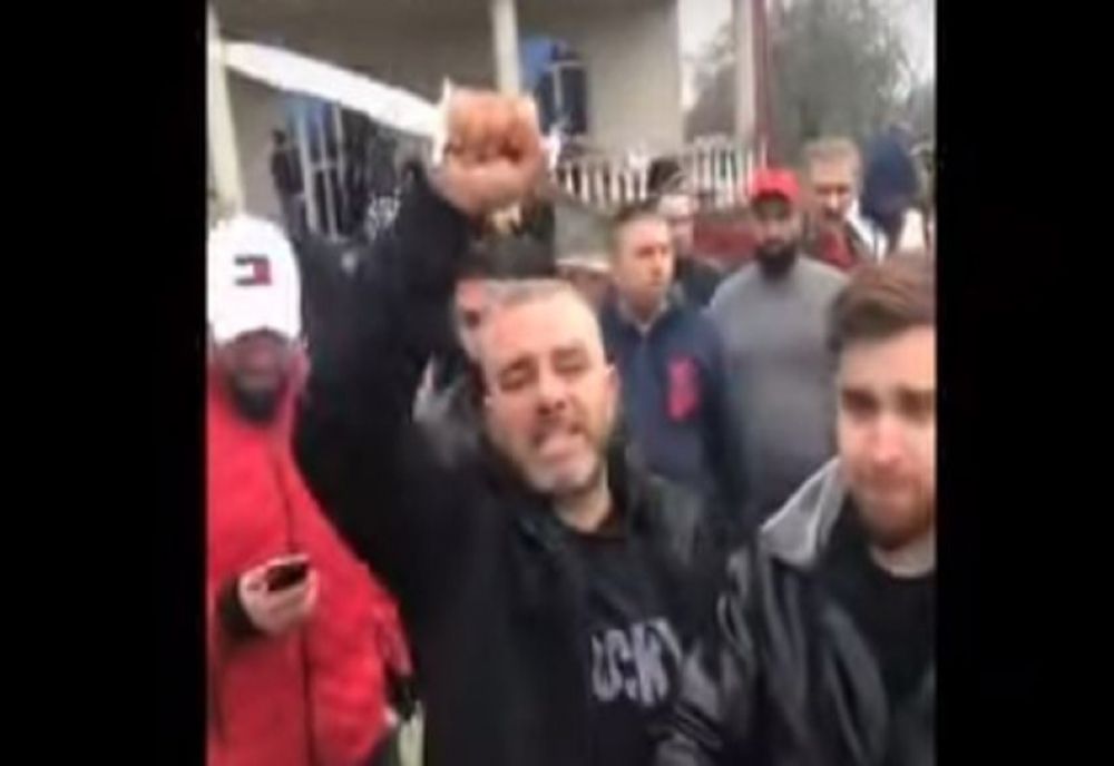 Percheziții la clanurile de interlopi din Ghimpați după conflictul de ieri. Mai multe persoane, duse la audieri