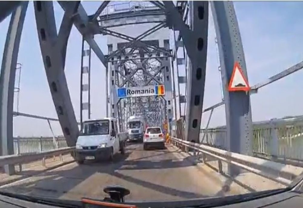 Un autocar cu 21 de români veniți din Italia a fost oprit la graniță. Oamenii au fost plasați în carantină