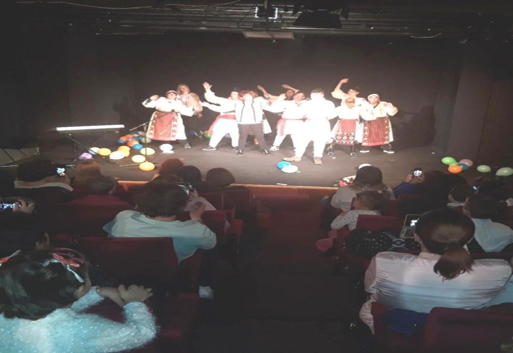 Zeci de copii și adulți cu dizabilități instituționalizați au susținut momente artistice cu ocazia sosirii primăverii