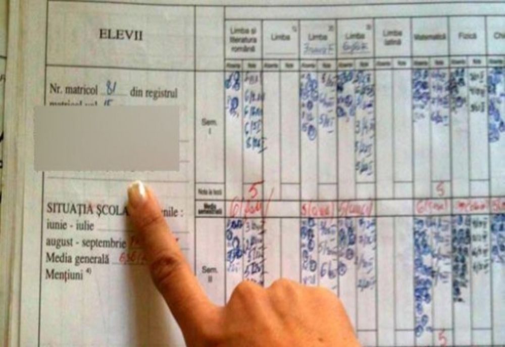 Cum se încheie mediile elevilor. Măsurile prevăzute de Ministerul Educației pentru reluarea cursurilor