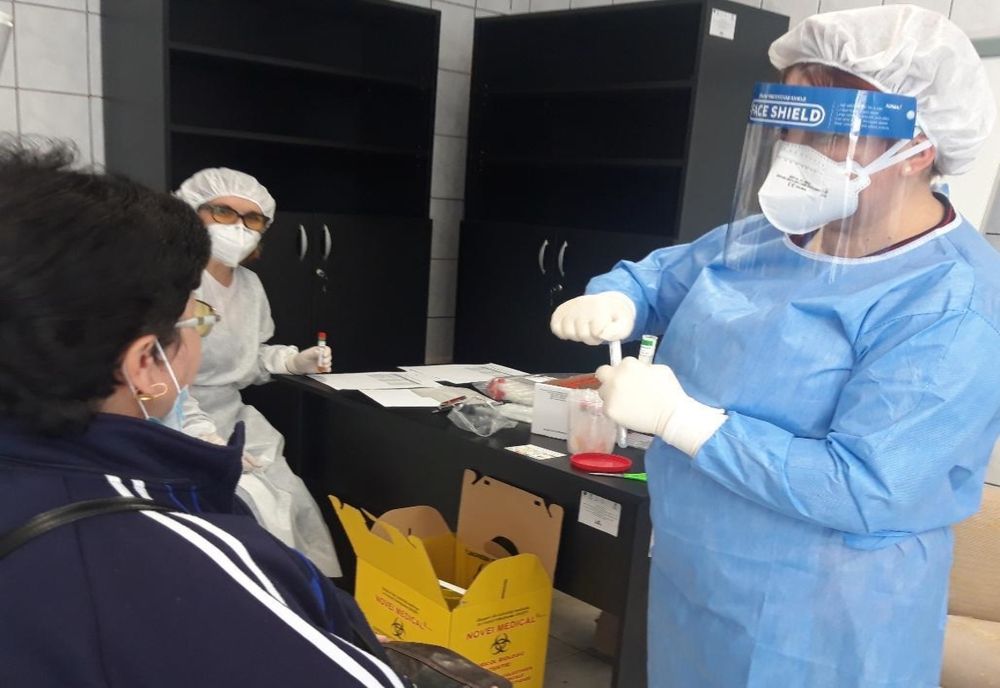 Angajaţii de la centrele de copii şi adulţi din cadrul DGASPC Giurgiu, testaţi pentru depistarea COVID-19