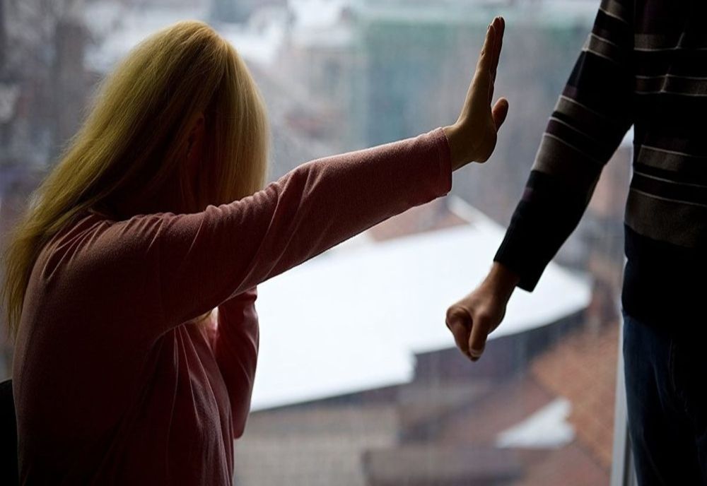 A primit ordin de protecție după ce și-a lovit concubina