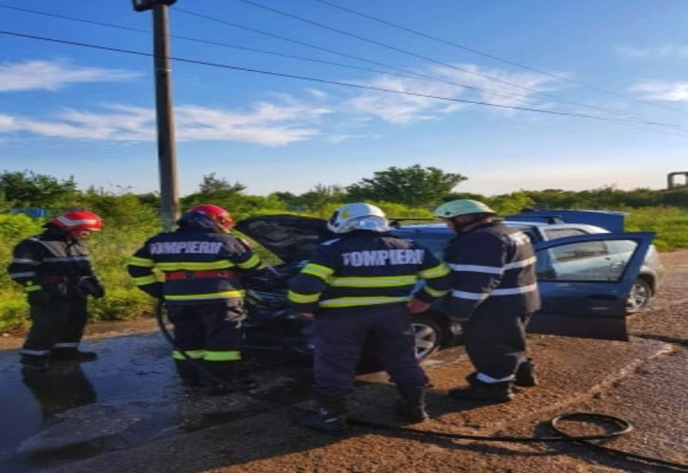 Acum! Autoturism în flăcări pe strada Gloriei din municipiul Giurgiu 