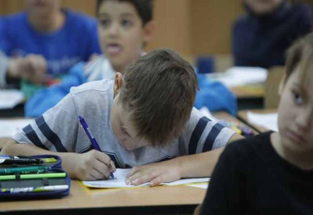 Petiție online pentru revenirea elevilor la școală, la toamnă