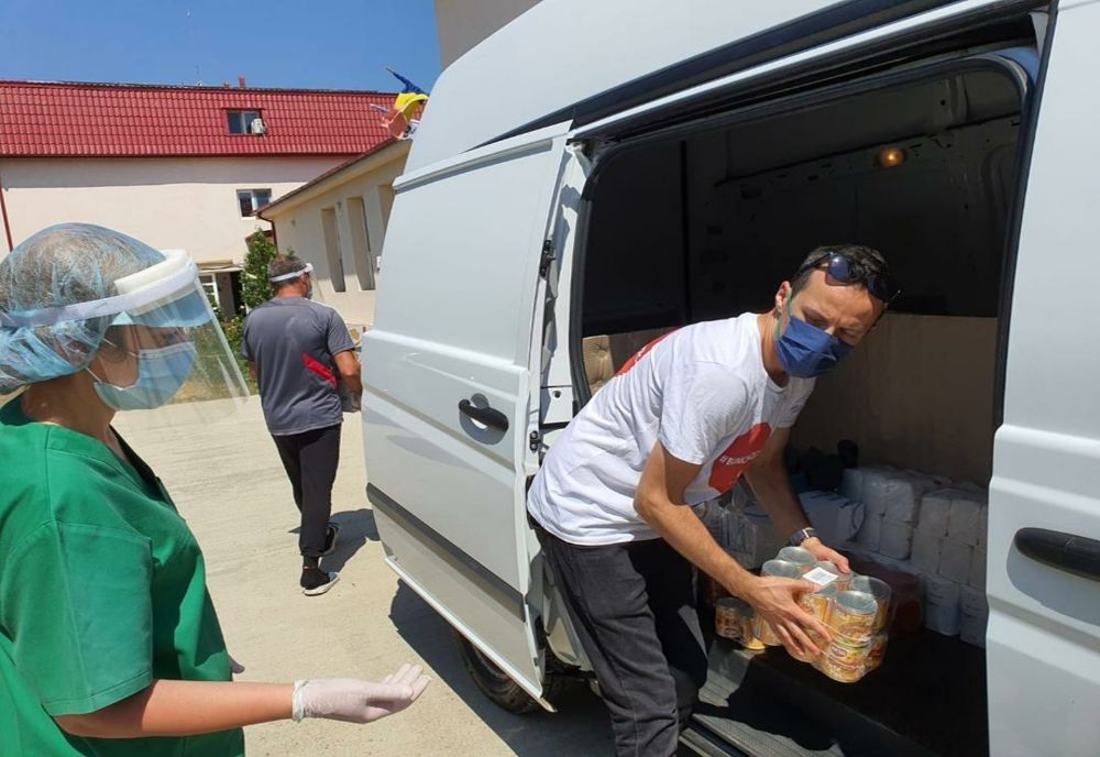 Alimente și produse de igienă donate mai multor centre de bătrâni și adulți din județul Giurgiu