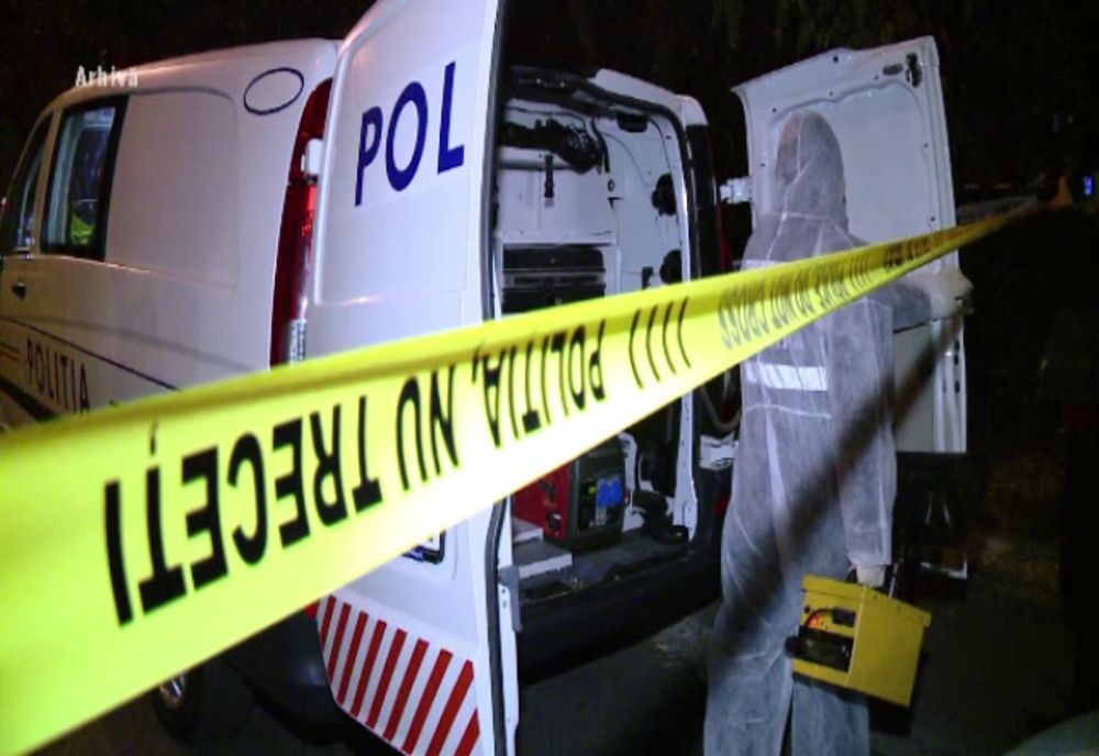 Moarte suspectă. Un bătrân a fost găsit decedat în propria locuință