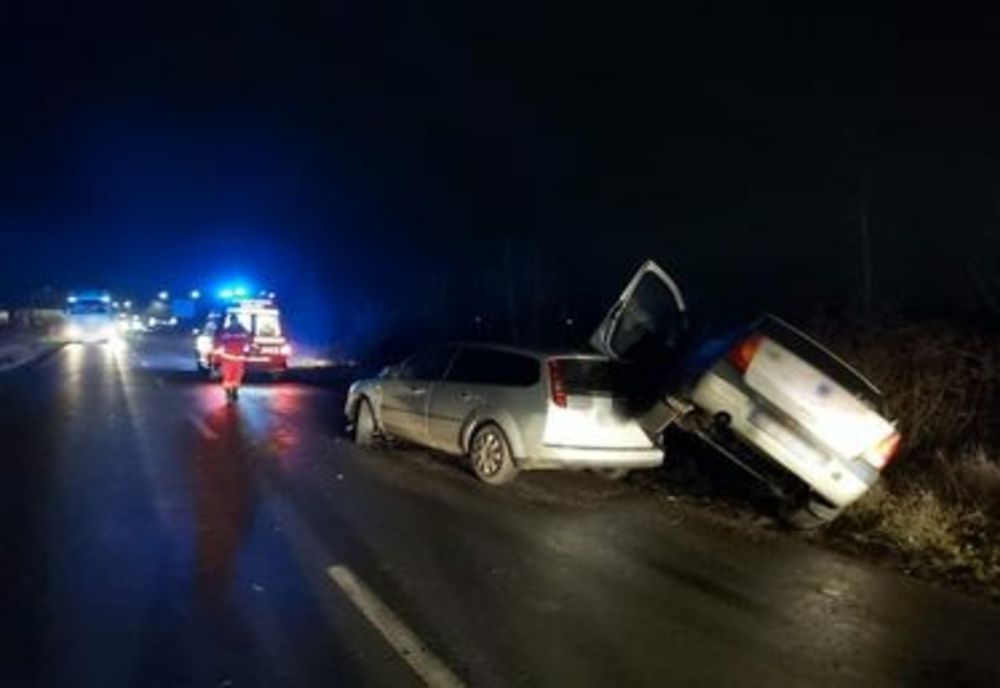 Accident rutier la Malu Spart. Un tânăr a fost preluat de ambulanță