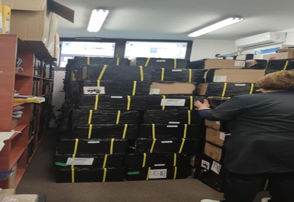 Peste 3.700 de tablete pentru 52 de unități școlare din județul Giurgiu