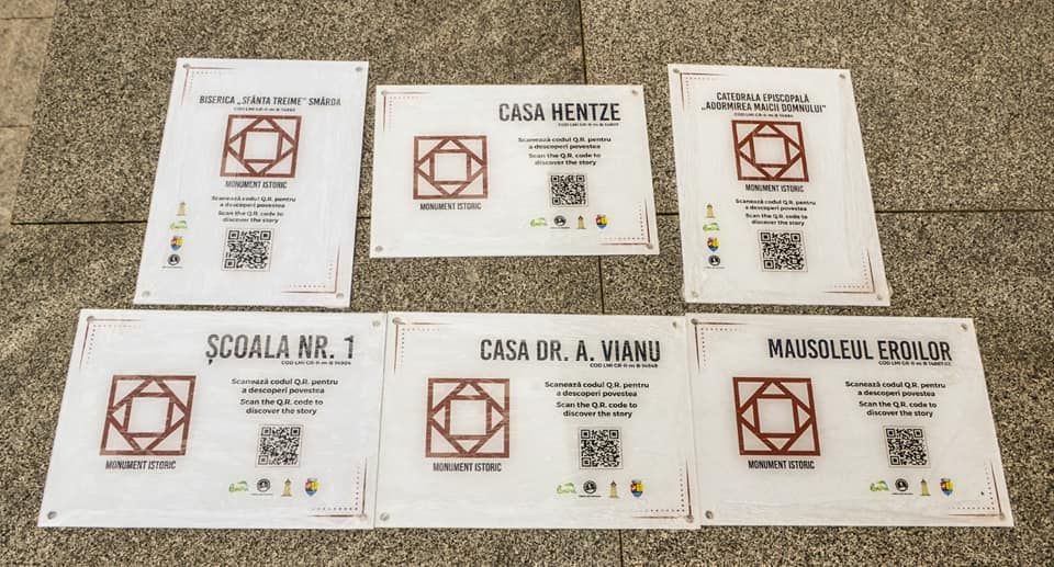 Plăcuțe multilingve amplasate în Giurgiu în apropierea obiectivelor turistice și istorice