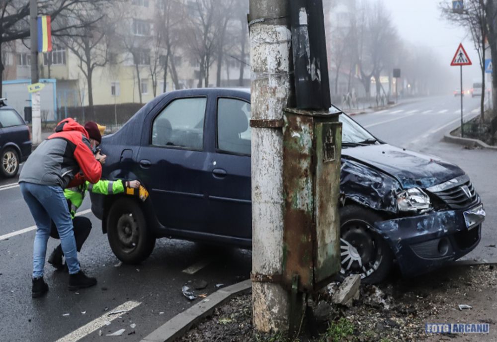 Accident rutier în Giurgiu, în zona Pasarelă. O femeie a fost rănită
