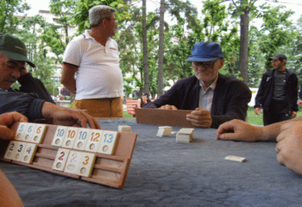 Pensionarii giurgiuveni vor avea un loc special pentru a juca table și rummy. Ei vor primi gratuit cafele și ceaiuri
