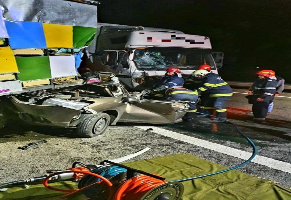 Un mort și un rănit după ce patru autovehicule au intrat în coliziune pe A1, în județul Giurgiu