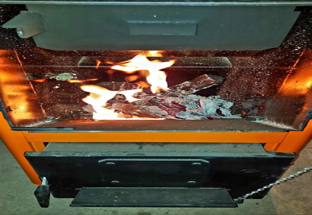 Pompierii giurgiuveni avertizează asupra pericolelor reprezentate de scânteile din sobă