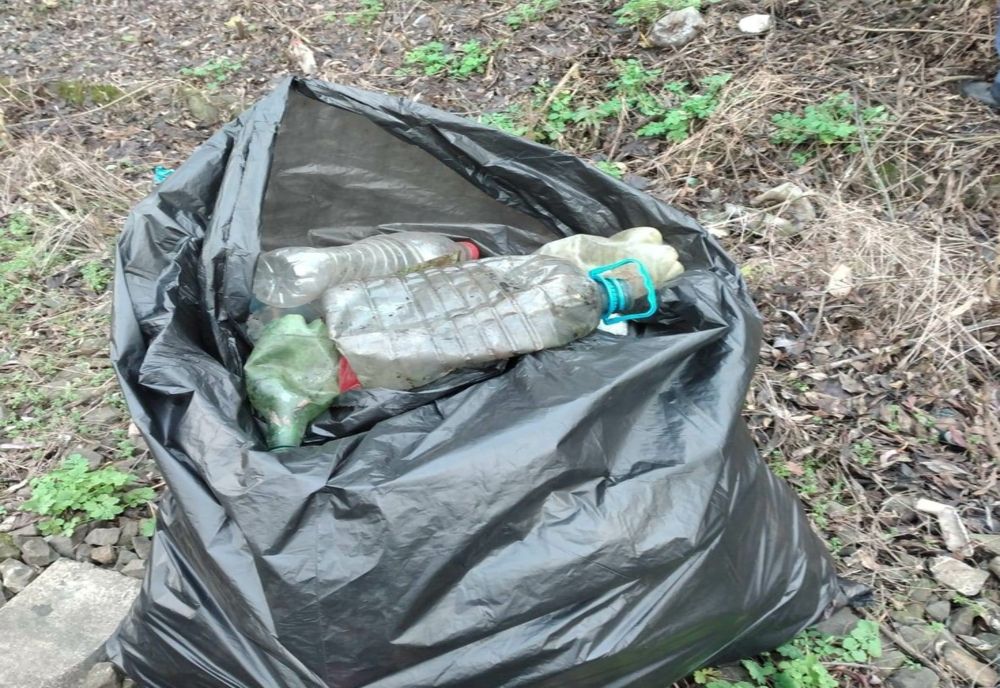 În sfârșit, CFR a salubrizat zona Giurgiu Nord 