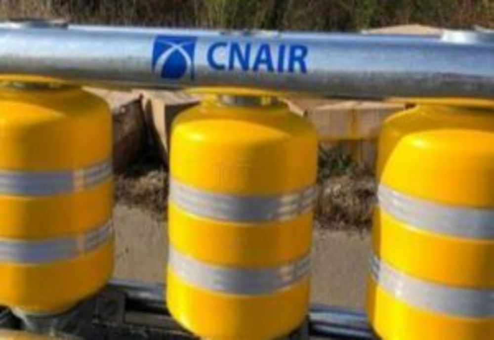  Pe DN6, în Ghimpați a început montarea unor parapete rutiere pe rulouri