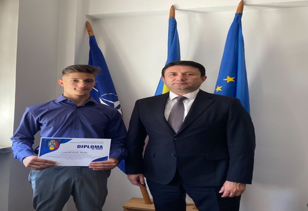 Tânăr dintr-o casă de tip familial, recompensat de poliţiştii giurgiuveni