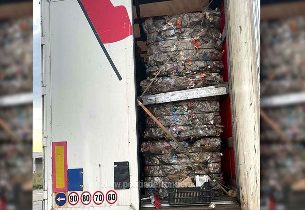 Peste 13 tone deşeuri din plastic, oprite la P.T.F. Giurgiu 