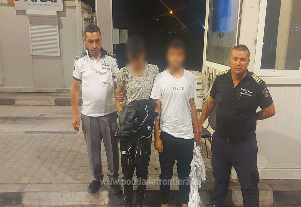 Patru cetățeni străini depistați în timp ce încercau să treacă ilegal frontiera în țara noastră