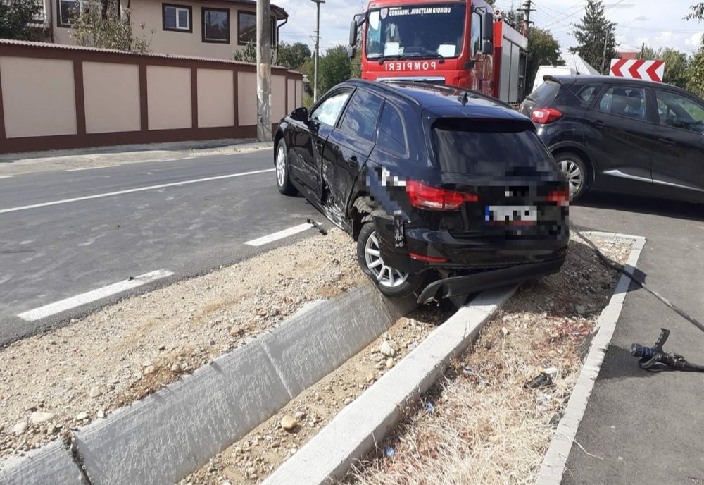Impact violent între două mașini, în Novaci! O persoană a fost rănită