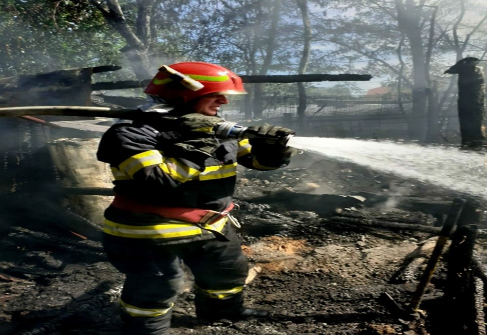 Giurgiu. Incendiu violent într-o gospodărie din Remuş