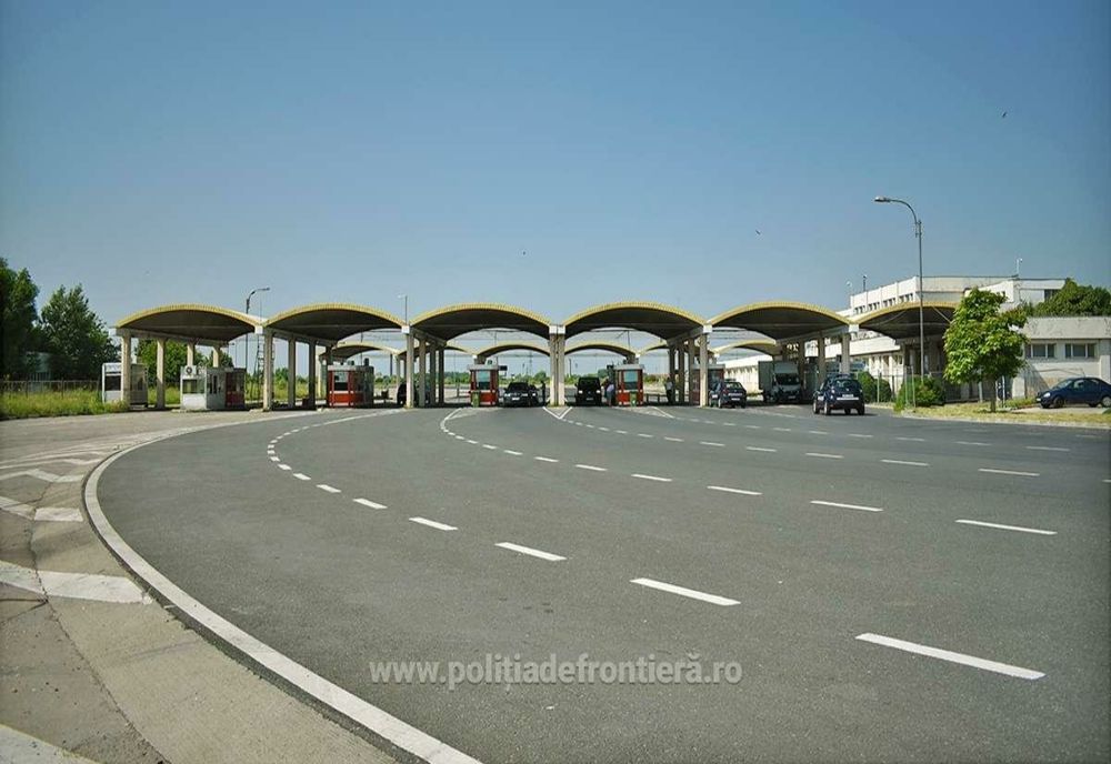 Trei cetățeni sirieni și un cetățean afgan, descoperiți de polițiștii de frontieră giurgiuveni în timp ce încercau să intre ilegal în România