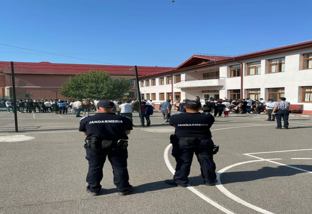 Jandarmii giurgiuveni asigură măsurile de ordine la deschiderea noului an şcolar